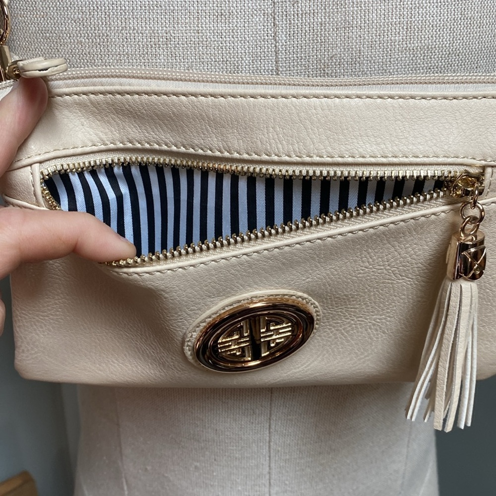 Elegant vintage  Cream Shoulder Bag - Picture 5 of 9